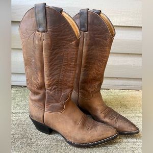 Justin Classic Western Boots in Bay Apache Cowhide